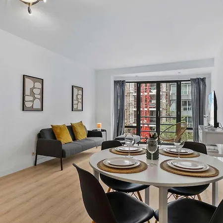 Casiola - Stylish 2br In *